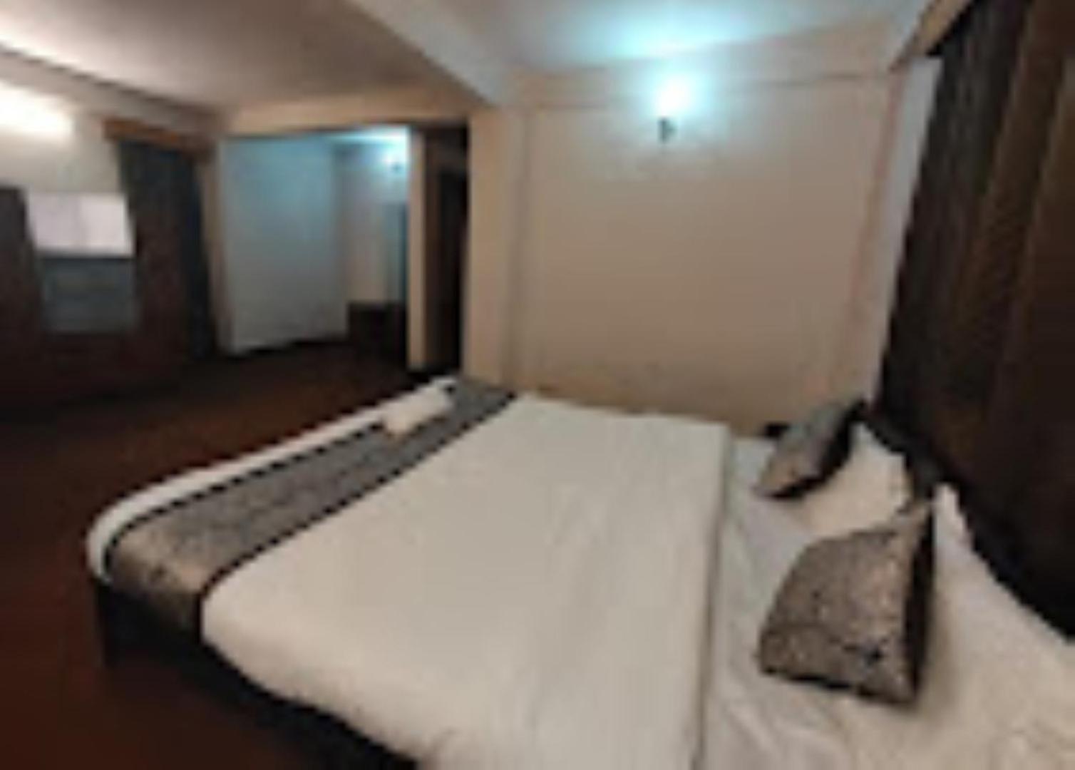 Teesta Hotel , Darjeeling Дарджилинг Экстерьер фото
